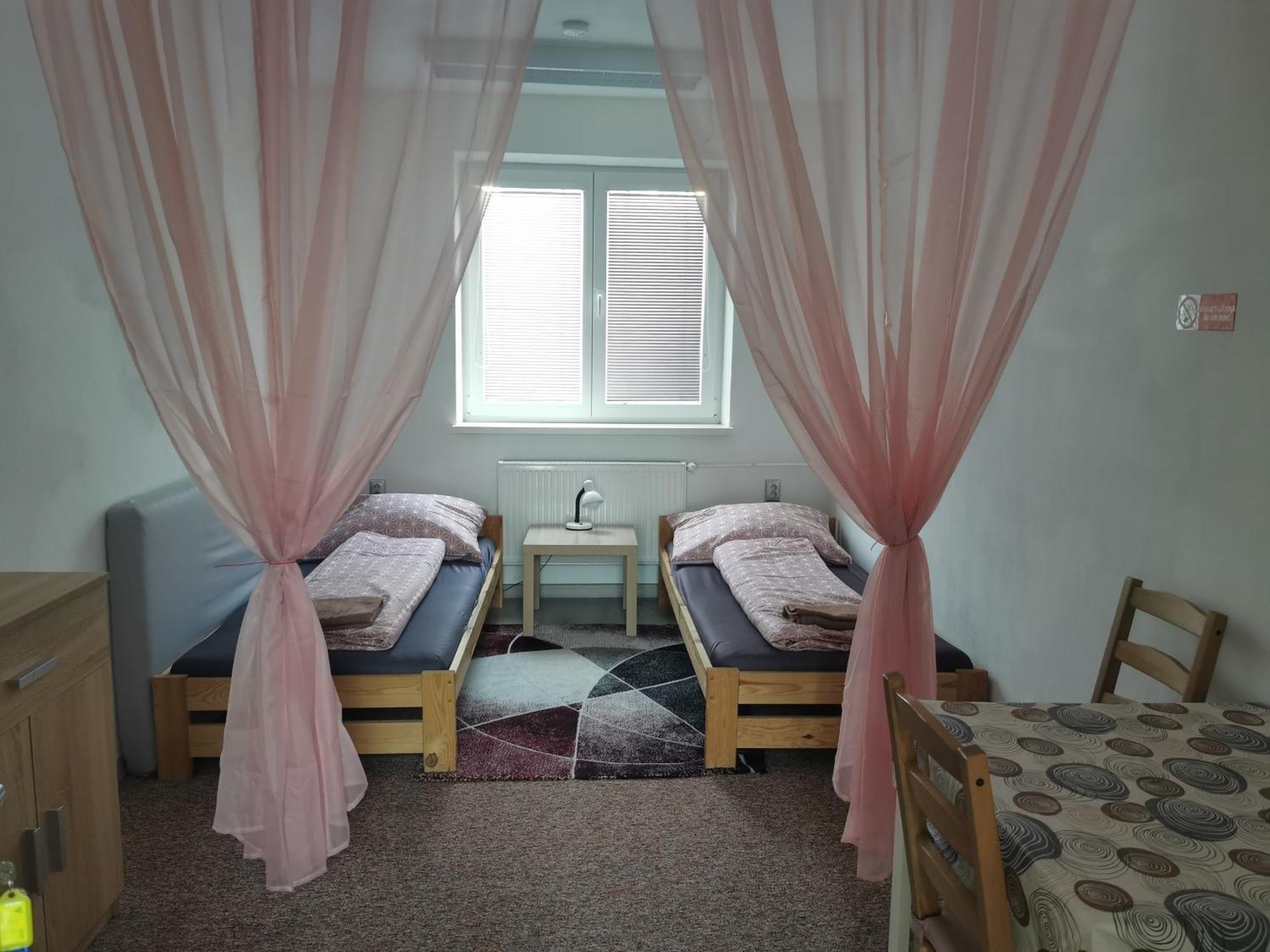 Living Bratislava & Bus Station & Mlynske Nivy Apartment Ngoại thất bức ảnh