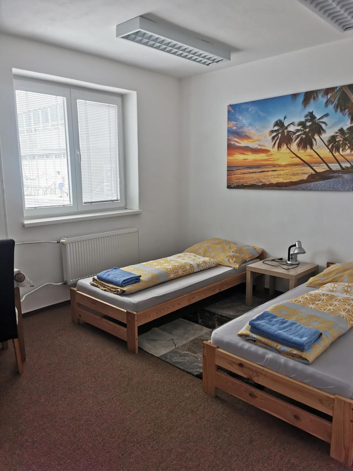 Living Bratislava & Bus Station & Mlynske Nivy Apartment Ngoại thất bức ảnh