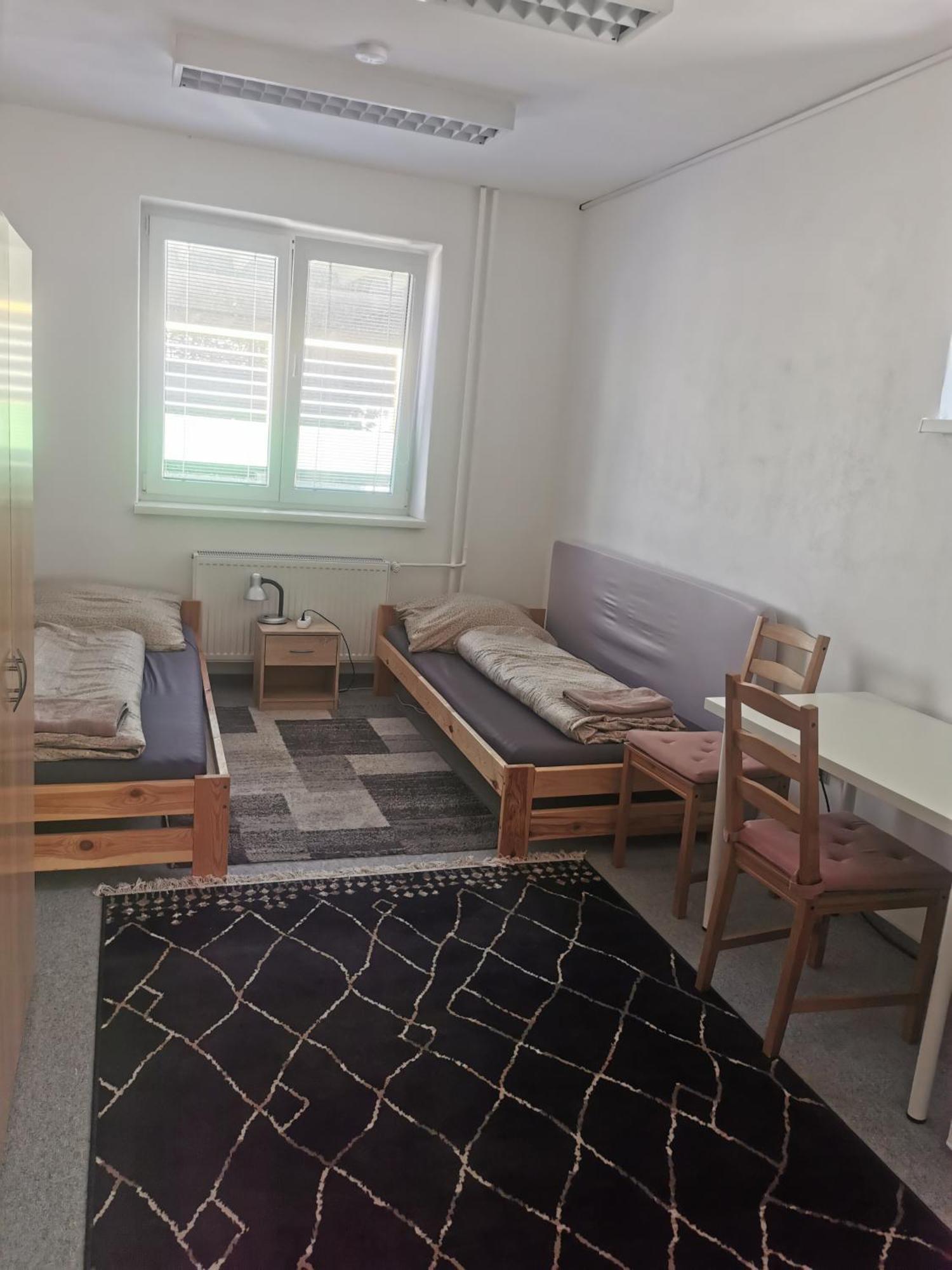 Living Bratislava & Bus Station & Mlynske Nivy Apartment Ngoại thất bức ảnh